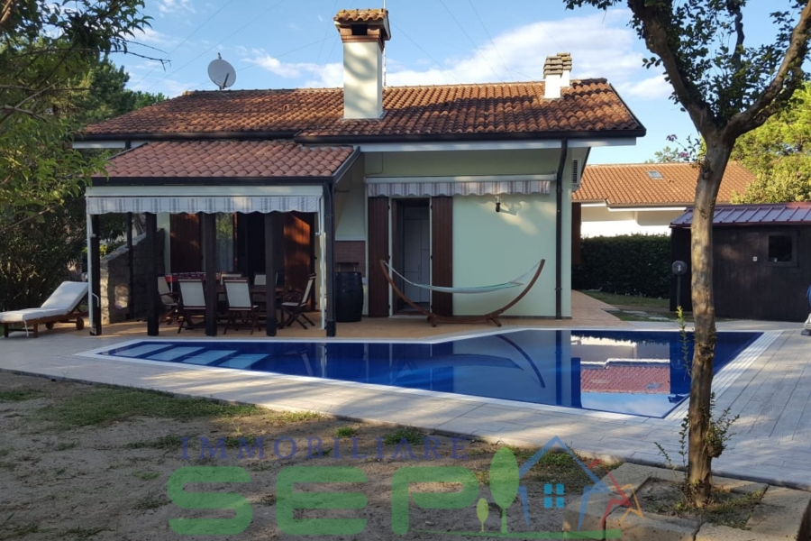 casa con piscina in vendita isola di Albarella