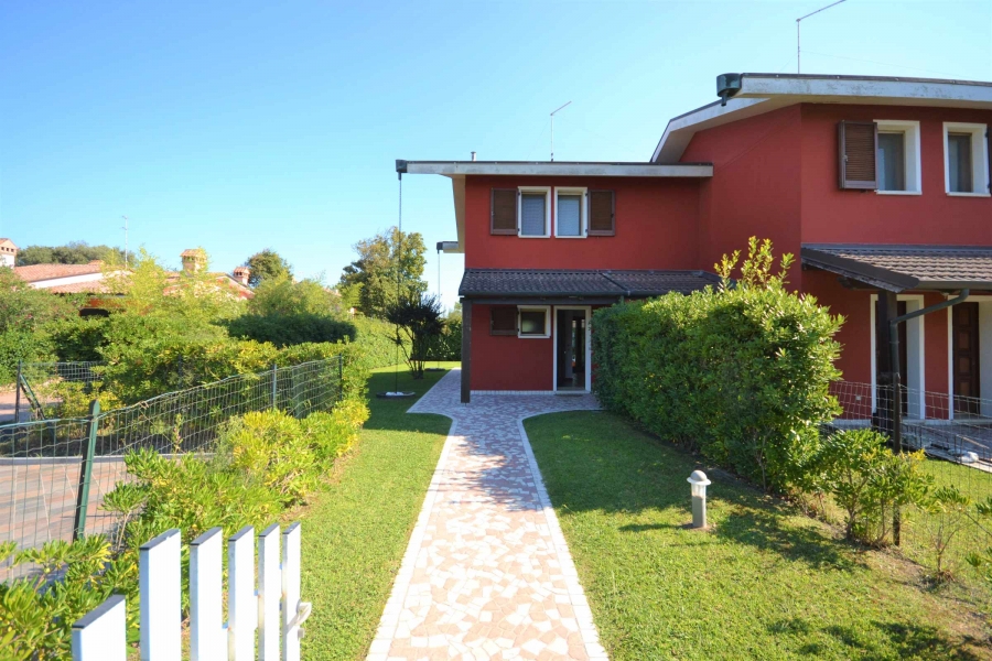 for rent villa in Albarella