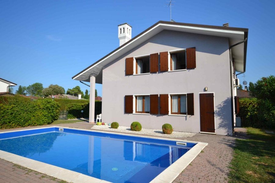 Albarella villa with pool rent  SEP