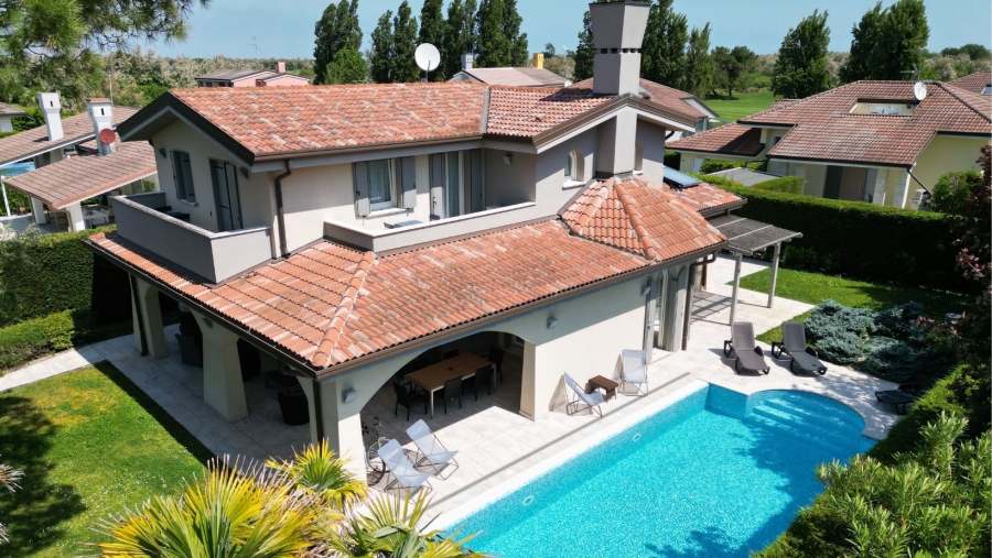 villa con piscina affitto isola di albarella agenzia immobiliare sep