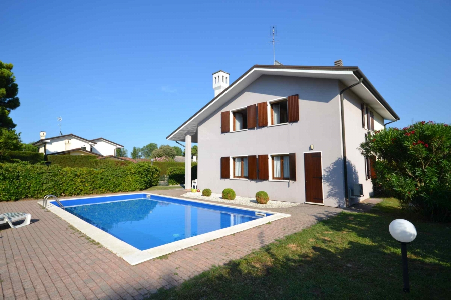 Albarella villa with pool rent  SEP
